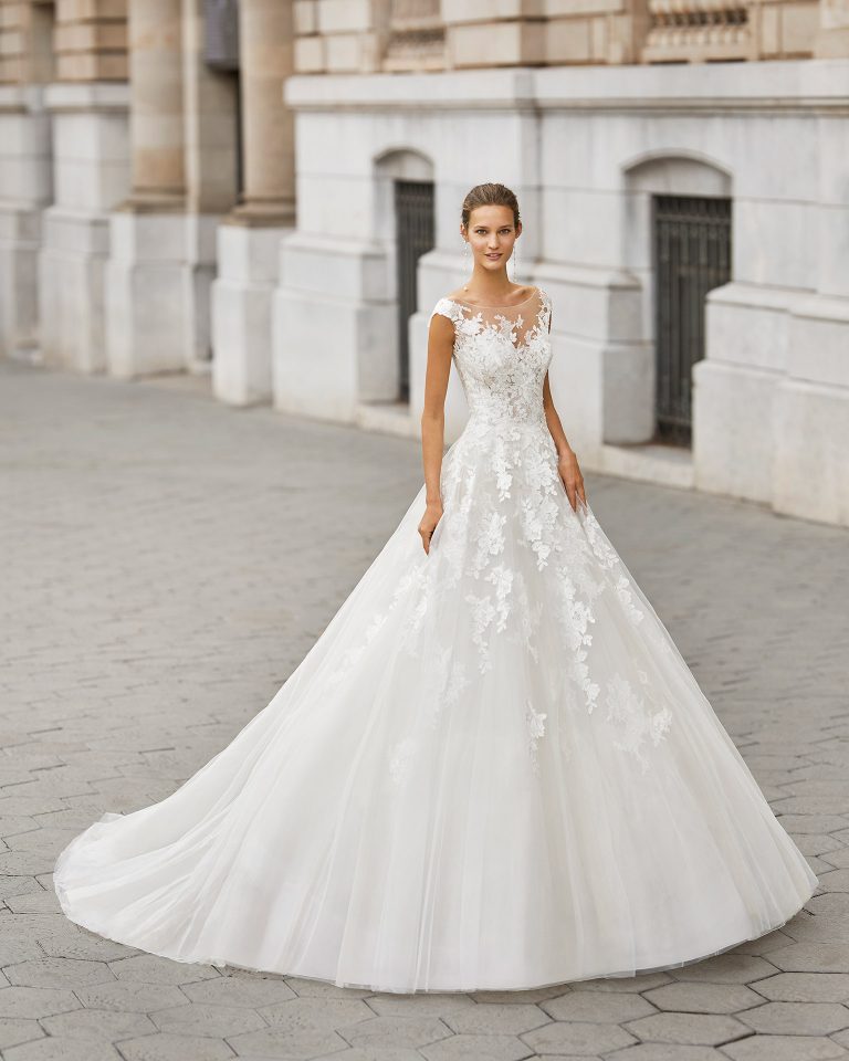 A line wedding dress, tulle, beaded lace. Boat neck and V-back. 2022 Collection.