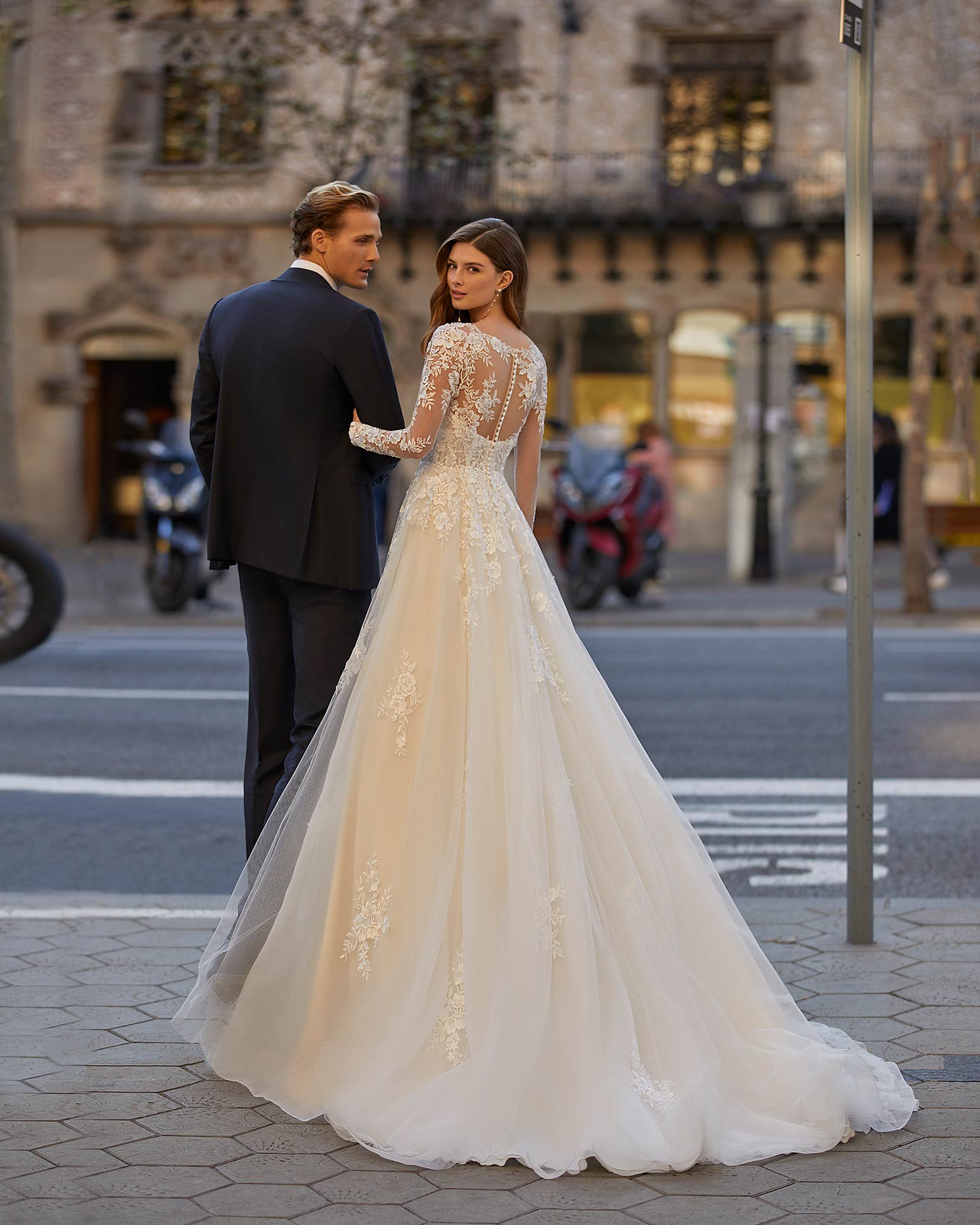 Vestidos de novia corte sale