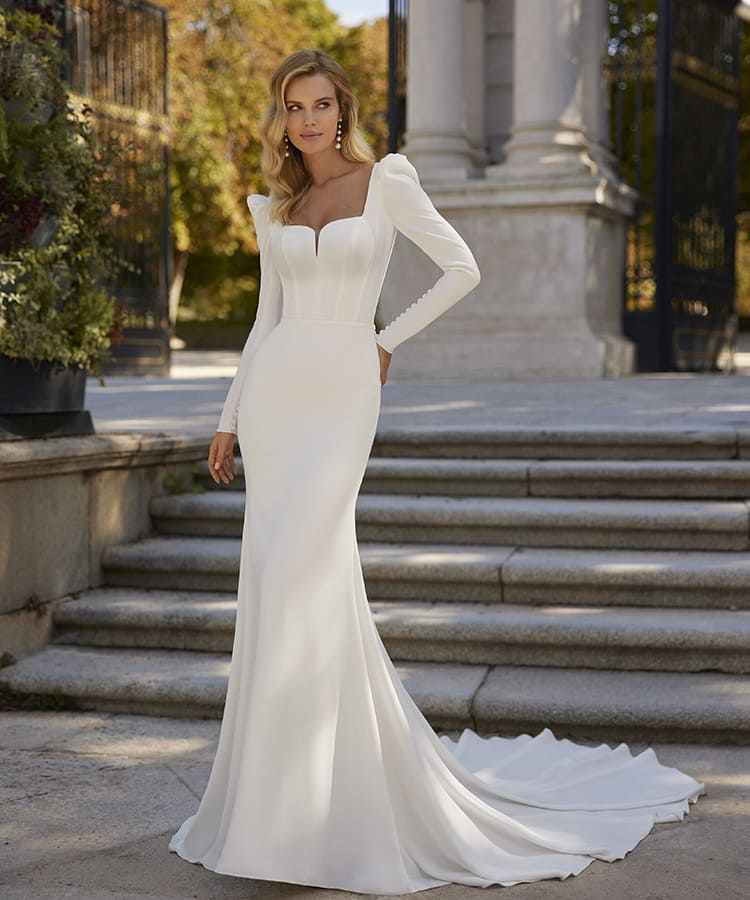 Luna Novias - Estamos trabajando en nuestra web | We are currently improving our website