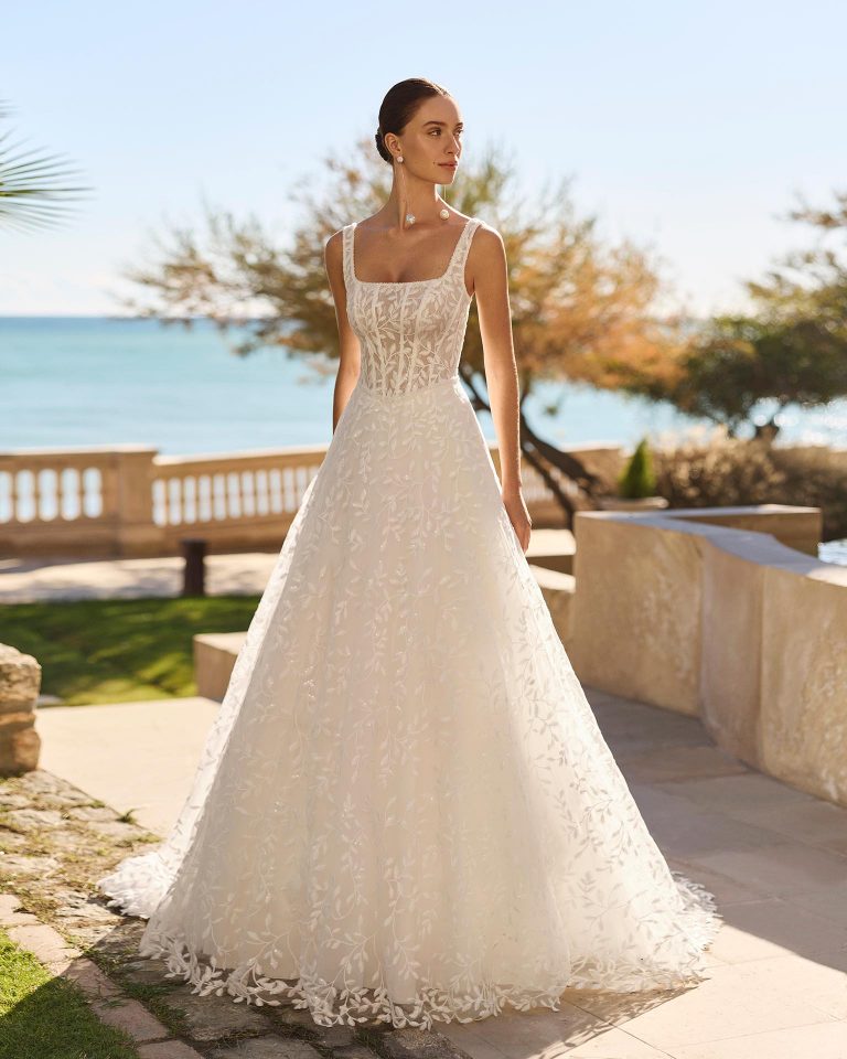 A-line wedding dress with square neckline and back, straps, lace bodice with beading and tulle skirt with appliqués LUNA_NOVIAS.
